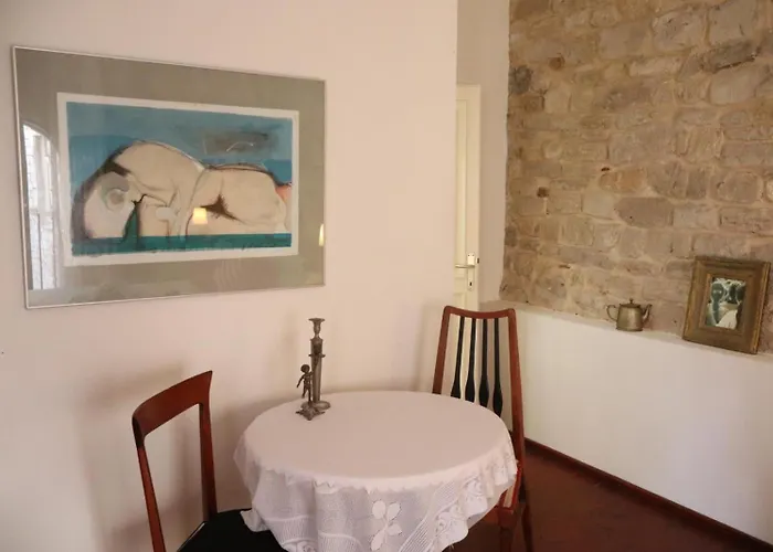 Oda ve Kahvaltı The Konoba